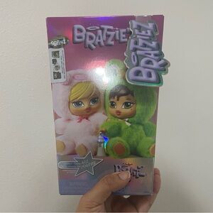 Bratz Collectible Dolls in Pink and Green Outfits *Yasmin*